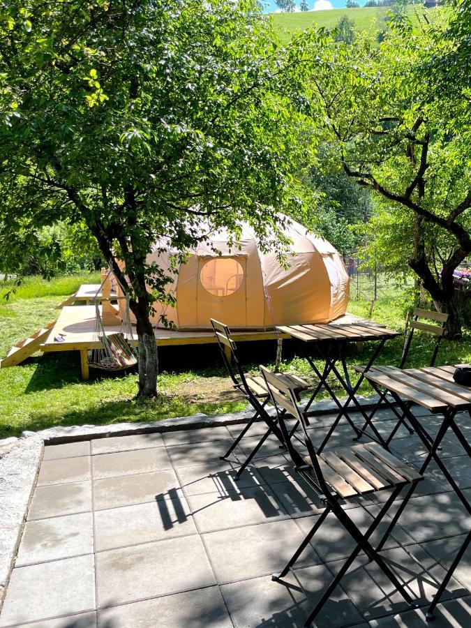 Flore'S Garden Glamping Bran  Esterno foto