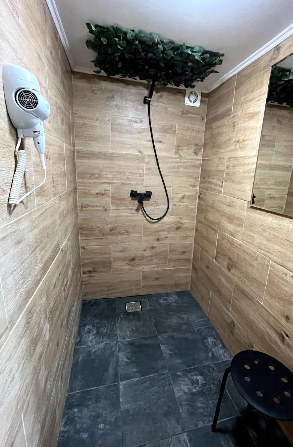 Flore'S Garden Glamping Bran  Esterno foto