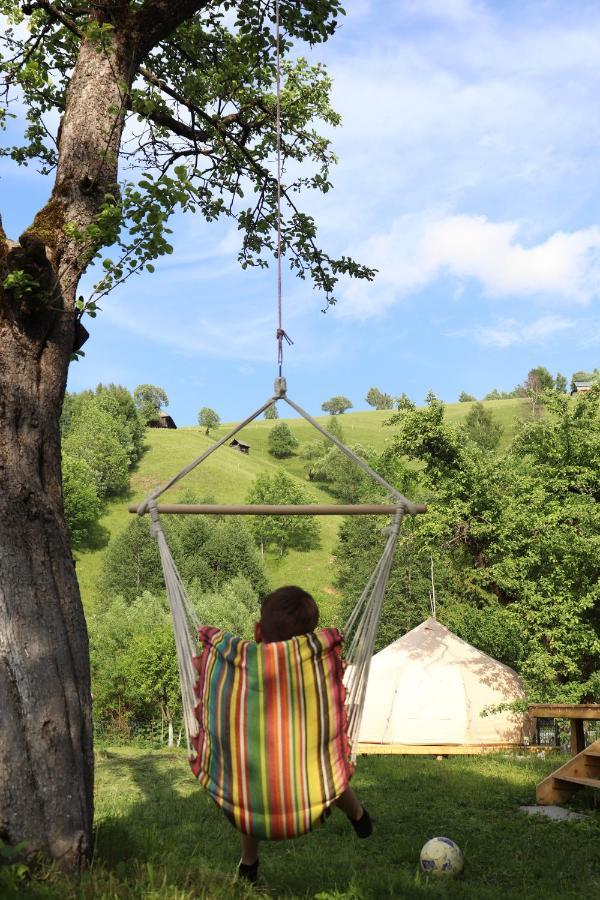 Flore'S Garden Glamping Bran  Esterno foto