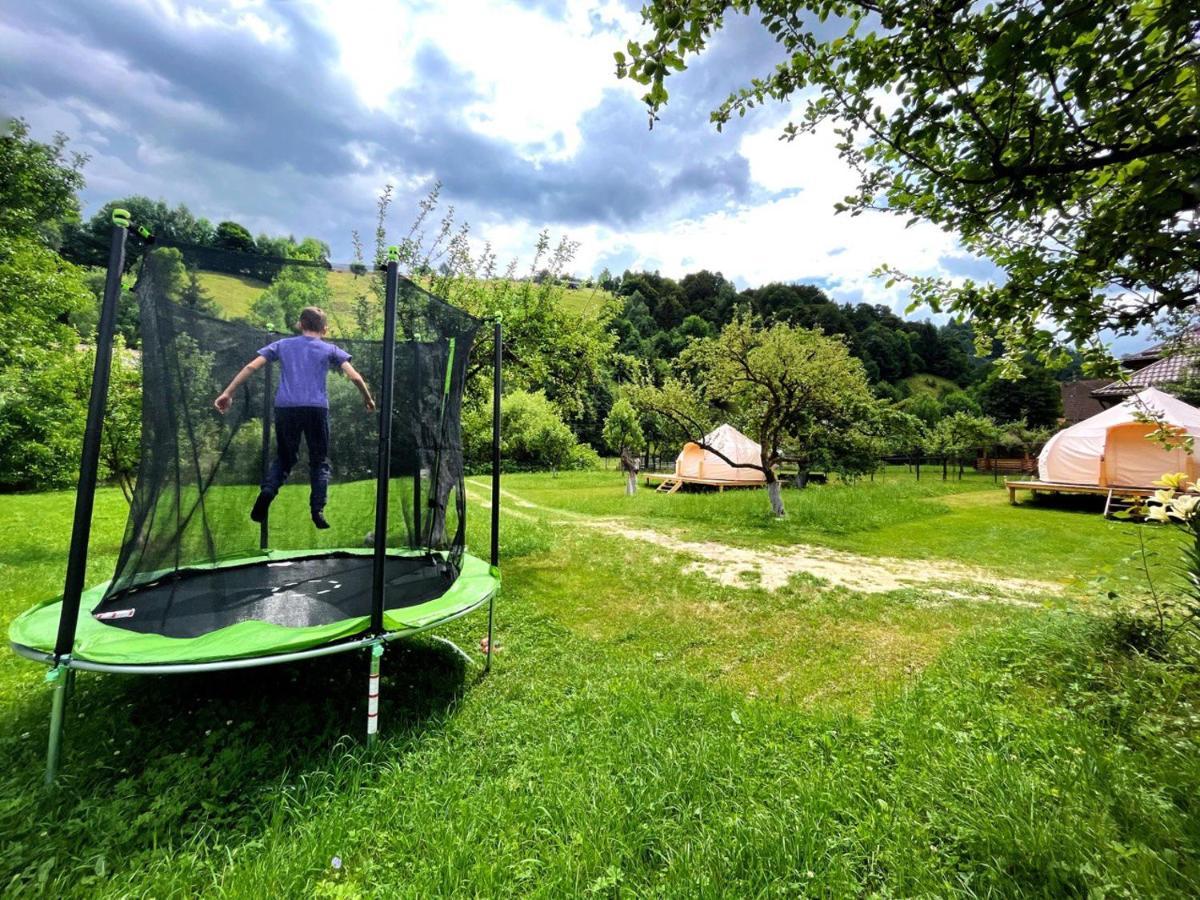 Flore'S Garden Glamping Bran  Esterno foto
